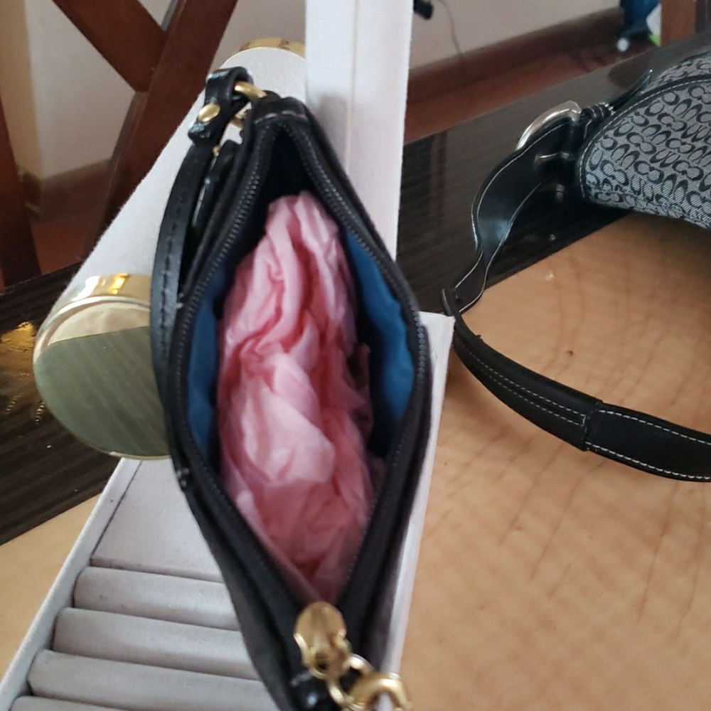 Coach Wristlet - Picture 4 of 4